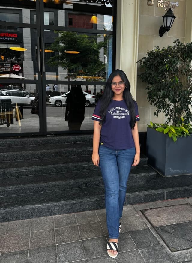 SL Harshini Marineedi